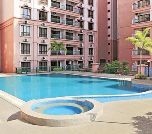 Marina Court Resort 