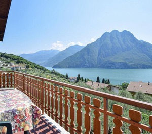 Holiday Riva Solto Persons 