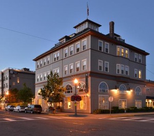 Majestic Inn 