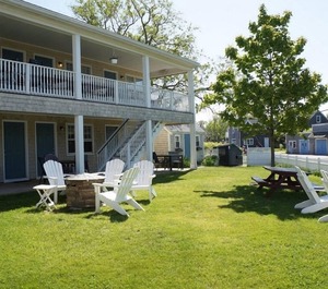 Island Manor Resort 