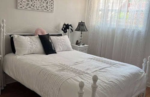 Ste. Foy Apartment | À 5 Minutes de L'aéroport Jean-lesage, Qc
