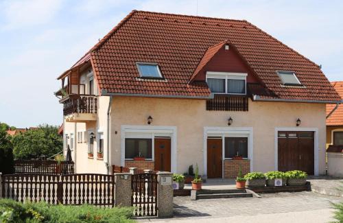 Heviz Apartment | Ács Apartman