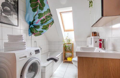 Hemsbach Apartment | ÄSTAY - BoxSpring auch als Einzelbetten, voll ausgestattete Küche, Eco-Friendly, Radfahren & Wandern, inkl XL Parkplatz