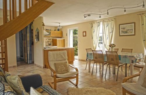 Sauzon House | Élégante maison 2* à Sauzon, jardin privé, proche côte sauvage, tout confort, 6 pers - FR-1-418-38