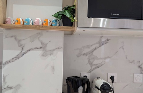 Faubourg de l'Arche Apartment | Évasion La Défense - Balcony & Wi-Fi, 10 min from Paris