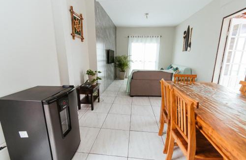 Estufa I House | Ótimo sobrado prox da Praia Grande com ar condicionado