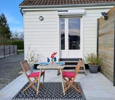 Brehal House | Ôcalme, Idéal à 2, jardin, plage