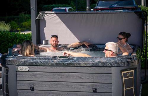 Ujhuta Hotel | Újhuta Kastélyszálló