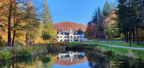 Ujhuta Hotel | Újhuta Kastélyszálló