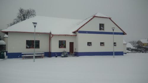 Louka House | Čechův dvůr