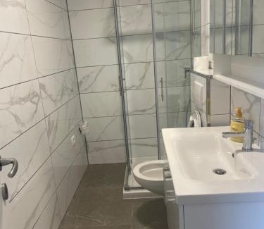 Postojna Apartment | Škorenjček Studio