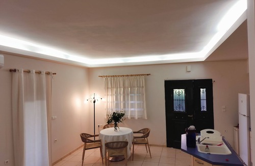 Vathianos Kampos Cottage | Εξοχική μεζονέτα με πισίνα,απόσταση7χλμ από το αεροδρόμιο, 550μ από τη θάλασσα
