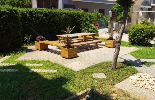 Korinthos Apartment | Μονοκατοικία με κήπο στη θάλασσα.