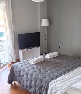 Loutraki-Agioi Theodoroi Apartment | Μοντέρνο διαμέρισμα - Stylish appartment Loutraki