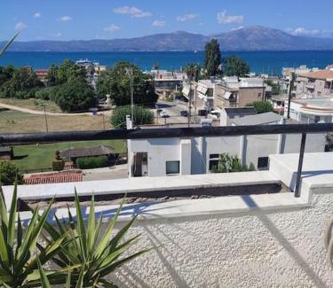 Skala Oropou Apartment | Οικογενειακό Διαμέρισμα με Θέα