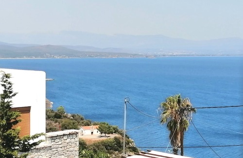 Mavrovouni House | Όμορφο σπίτι με θέα θάλασσα και στην πισίνα
