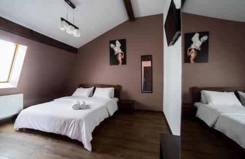 Lviv City Center Apartment | Апартаменти на площі Митній в центрі Львова