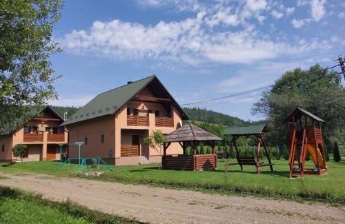 Chernovtsy House | Верховинська Хата