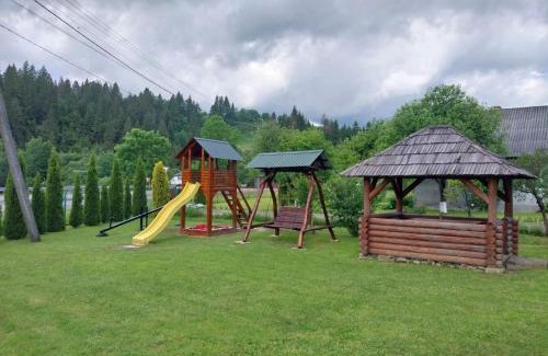 Chernovtsy House | Верховинська Хата