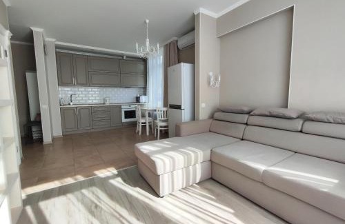 Desnyans'kyi District Apartment | Двокімнатна , Троєщина, район 2, ТЦ район