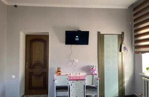 Kyrgyzstan House | Дом Паризата Үсөнова