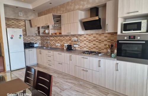 Chisinau Apartment | красивая квартира на берегу озера.