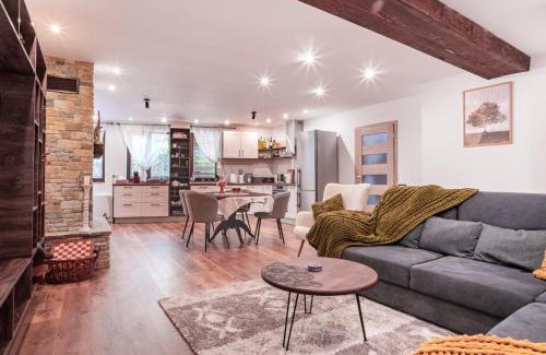 Kalofer House | Лиловата Къща