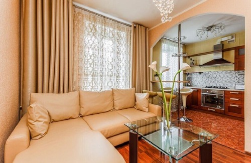 Besarabka House | Модные апартаменты с двумя спальнями и гидромассажной ванной панорамный вид.