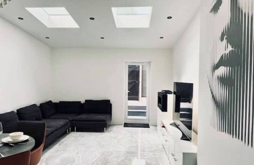 Cheetham Hill House | Нирвана.