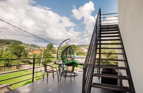 Skhidnytsya Apartment | Садиба Уляна