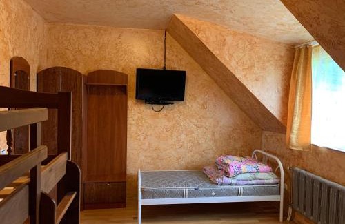 Nyzhnje Selyshche House | Садыба над Рикою