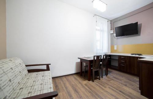 Lviv City Center Apartment | Сучасні апартаменти на площі Митній