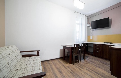 Lviv City Center Apartment | Сучасні апартаменти на площі Митній