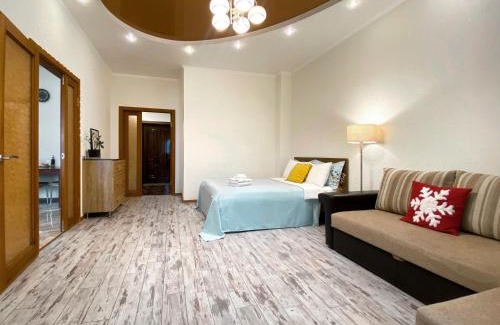 Dniprovs'kyi District Apartment | Чарівна, простора квартира в 2хв від МВЦ, Лівобережна