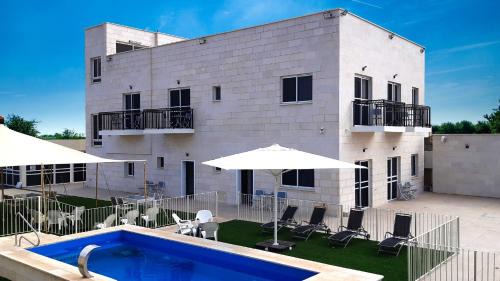 Emek HaMaayanot House | אשתורי - ASHTORI