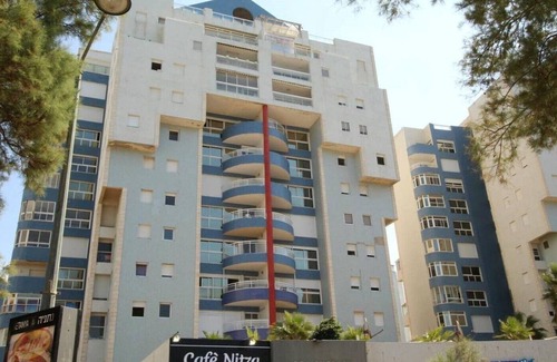 Netanya Apartment | דירת יוקרה מול הים ניצה 8 נתניה in Netanya