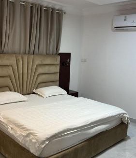 Al Majmaah Hotel | أجنحة ألتميز ألفرع الاول المخدومة