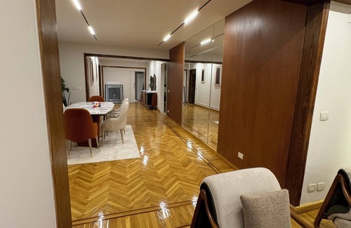 Oula Apartment | إستمتع بالاقامه في هذا المكان الهادئ والأنيق مع واي فاي ومكيف هواء ومساحات واسعة