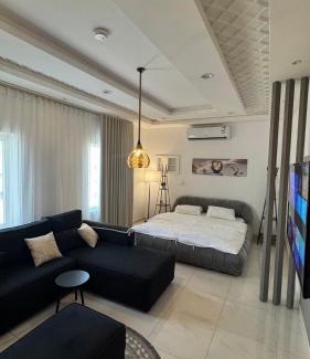 Jizan Apartment | استديو بسرير ماستر بالاضافة لغرفة بسريرين