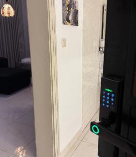 Jizan Apartment | استديو بسرير ماستر بالاضافة لغرفة بسريرين