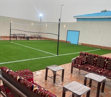 Al Riyadh Ski Chalet | استراحة رفاه قسمين