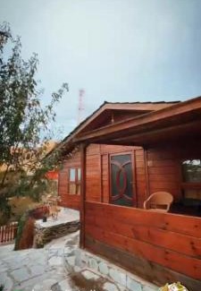 Mizail Cabin | اكوخ في مزرعة بساتين اللوز