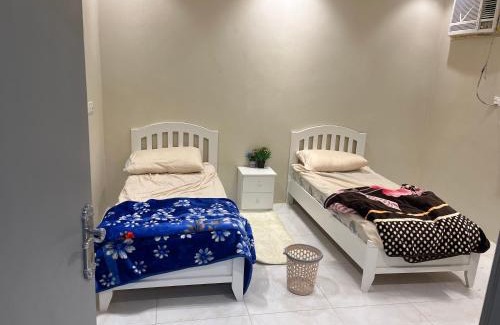 'Asir Apartment | شقة رقم 2 مكون من غرفة نوم ومجلس ودوره مياه دور أرضي