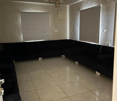 'Asir Apartment | شقة رقم 2 مكون من غرفة نوم ومجلس ودوره مياه دور أرضي