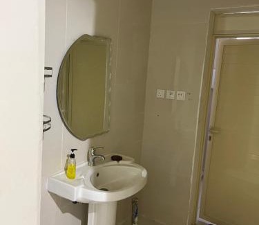 'Asir Apartment | شقة رقم 2 مكون من غرفة نوم ومجلس ودوره مياه دور أرضي