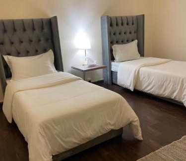 Riyad Al Khabra Apartment | شقة فندقية غرفتين نوم وغرفة معيشة ومدخل خاص وباركنج سيارة