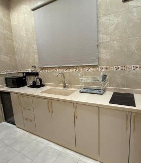 Unaizah Apartment | شقه اليمامه بمدخل خاص