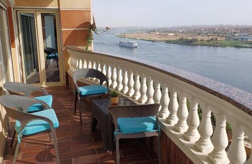 Maadi Apartment | شقه فندقيه الترا مودرن صف اول كورنيش النيل , القاهره , بمنطقه المعادي , اطلاله مباشره للنيل والاهرامات ,الطابق التاسع ,Very luxury apartment firist row nile view and pyramids , maadi , cairo , ultra modern home ,all rooms and reception direct nile view