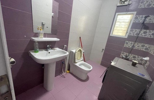 Al Khuwair Apartment | شقه كامله