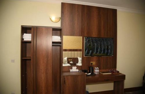 Medina Hotel | فندق رؤى الاندلس البلاتينى